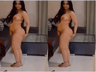 Sexy Desi girl Shows Her Nude Body