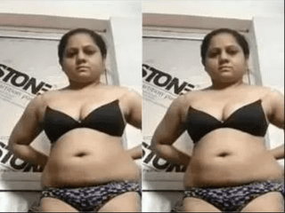 Sexy BBW Desi Girl Showing her Boobs and Pussy Part 2