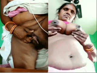 Desi Village Bhabhi Shows her Boobs and Pussy