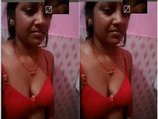 Bhabhi Showing Boobs And Pussy On VC Part1