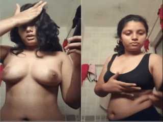 Sexy Indian girl Bathing