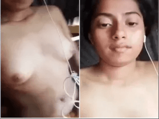 Desi Village Girl Shows Her Boobs and Pussy