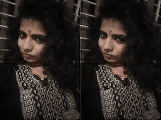 Sexy Mallu Bhabhi Shows Her Boobs Part 3