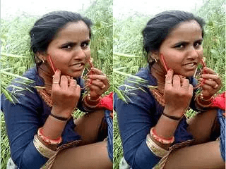 Desi Village Randi Shows Pussy Part 2