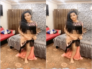 Sexy Indian Girl Dancing